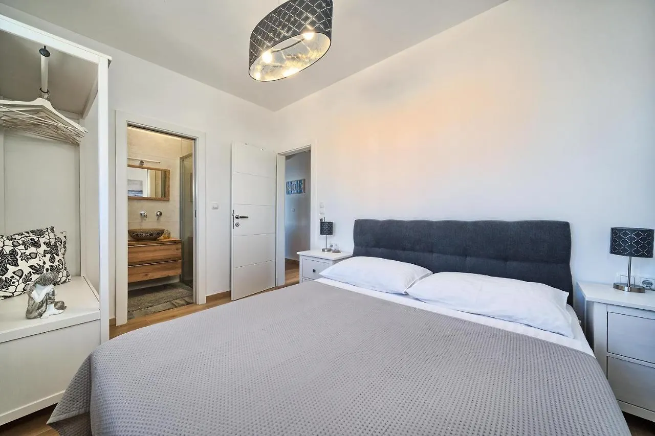 Soul - Sea-View Garden & Pool Apartment Slatine 0*,