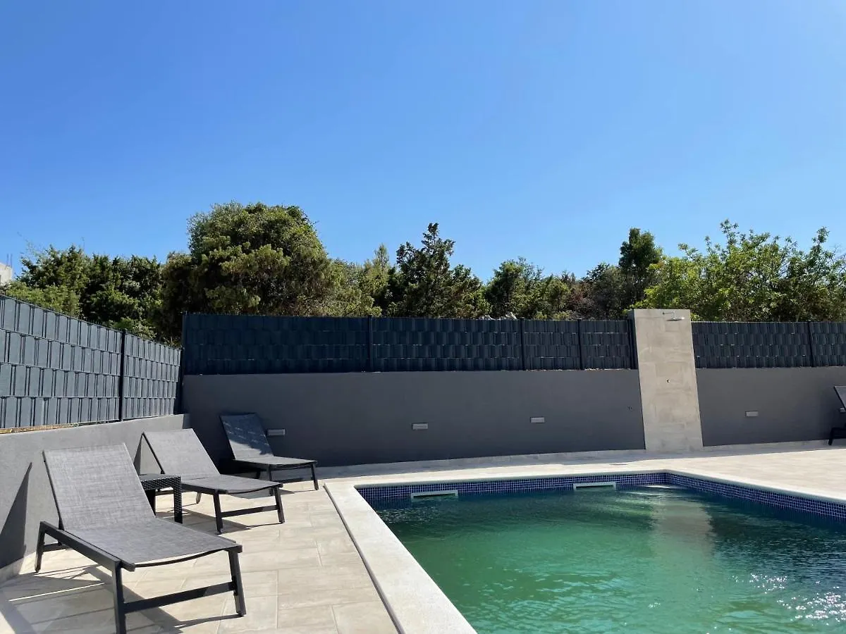 Soul - Sea-View Garden & Pool Apartment Slatine